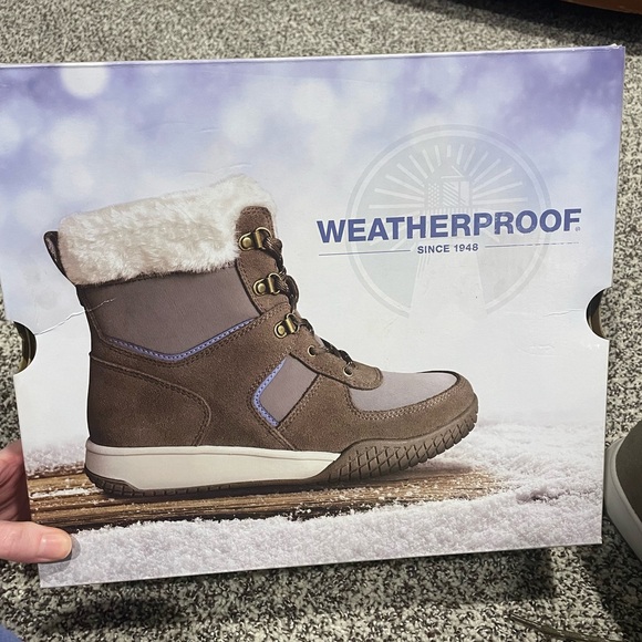 Women’s Sneaker Boot Size 8 - Picture 2 of 12